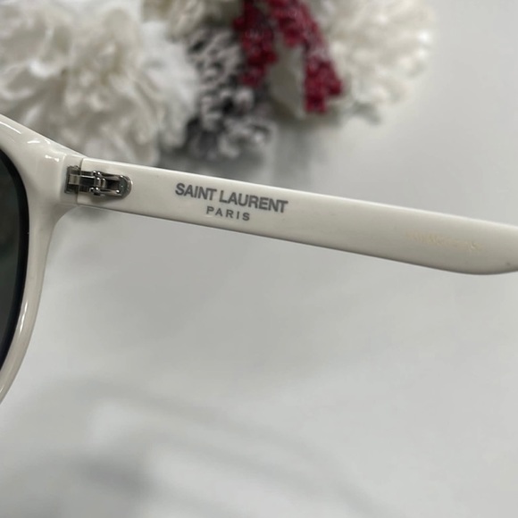 Saint Laurent sunglasses white, very good condition, comes with case. - Picture 4 of 6